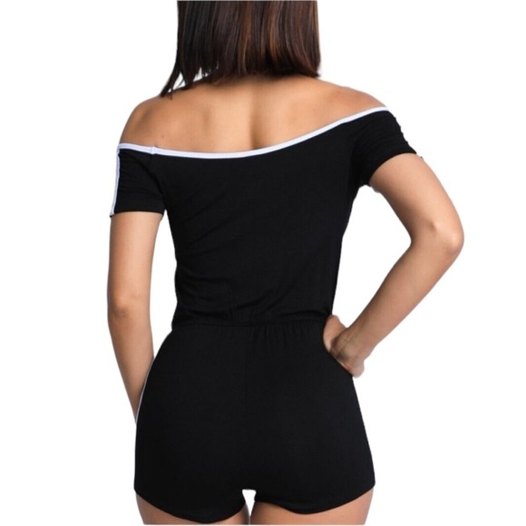 Women Line Detailed Off Shoulder Romper Strapless Comfy Romper
New - Picture 6 of 6